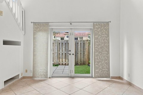 Купить таунхаус в Форт-Лодердейл, Флорида 2 комнаты, 134.89м2, № 2397190 - фото 6