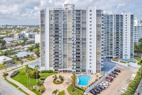 Copropriété à vendre à Fort Lauderdale, Floride: 2 chambres, 111.48 m2 № 1932188 - photo 20