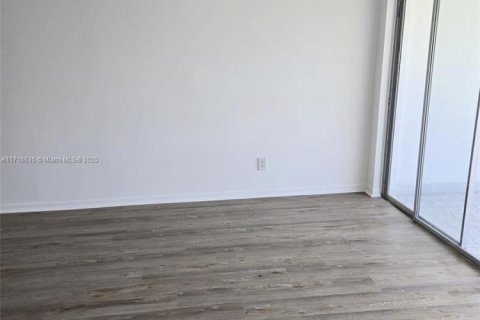 Купить кондоминиум в Тамарак, Флорида 2 спальни, 81.75м2, № 1471333 - фото 2