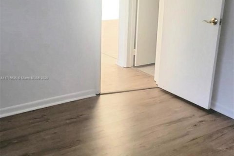 Купить кондоминиум в Тамарак, Флорида 2 спальни, 81.75м2, № 1471333 - фото 18