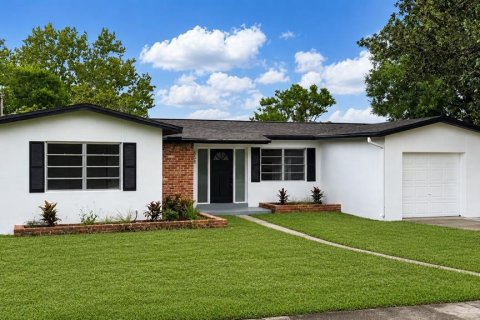 House in Deltona, Florida 3 bedrooms, 102.66 sq.m. № 2298312