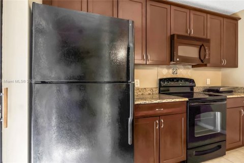 Townhouse in West Palm Beach, Florida 2 bedrooms, 114.83 sq.m. № 1830893 - photo 17