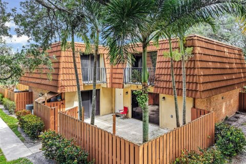 Townhouse in West Palm Beach, Florida 2 bedrooms, 114.83 sq.m. № 1830893 - photo 1