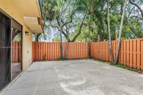 Townhouse in West Palm Beach, Florida 2 bedrooms, 114.83 sq.m. № 1830893 - photo 2