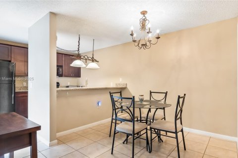 Townhouse in West Palm Beach, Florida 2 bedrooms, 114.83 sq.m. № 1830893 - photo 6