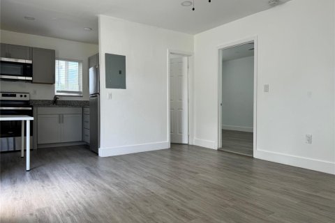 Appartement à Hollywood, Floride 1 chambre, 55.74 m2 № 2370163