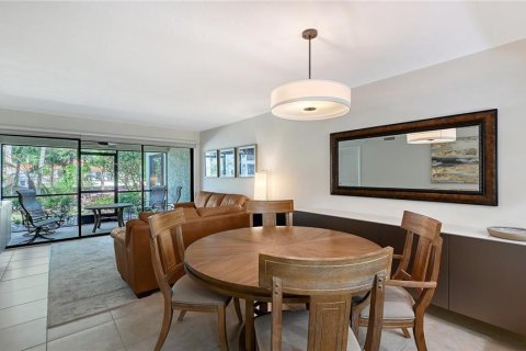 Copropriété à vendre à Sarasota, Floride: 2 chambres, 99.68 m2 № 2403526 - photo 8