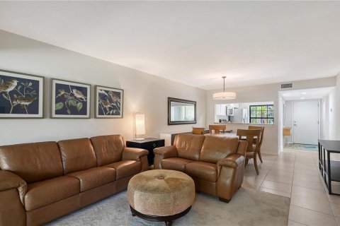 Copropriété à vendre à Sarasota, Floride: 2 chambres, 99.68 m2 № 2403526 - photo 15