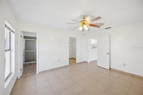 House in Kissimmee, Florida 3 bedrooms, 116.31 sq.m. № 2217097 - photo 10