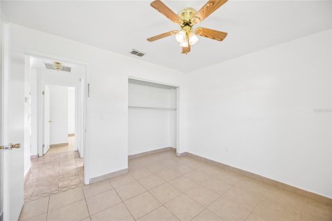 House in Kissimmee, Florida 3 bedrooms, 116.31 sq.m. № 2217097 - photo 16