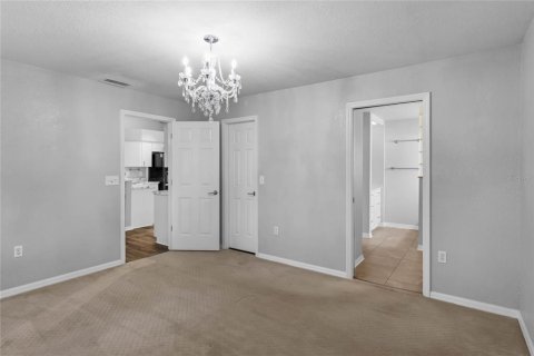 House in Kissimmee, Florida 3 bedrooms, 116.31 sq.m. № 2217097 - photo 9