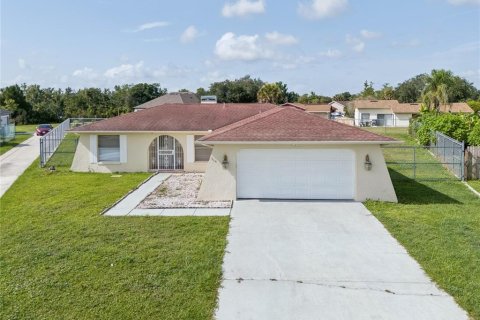 House in Kissimmee, Florida 3 bedrooms, 116.31 sq.m. № 2217097