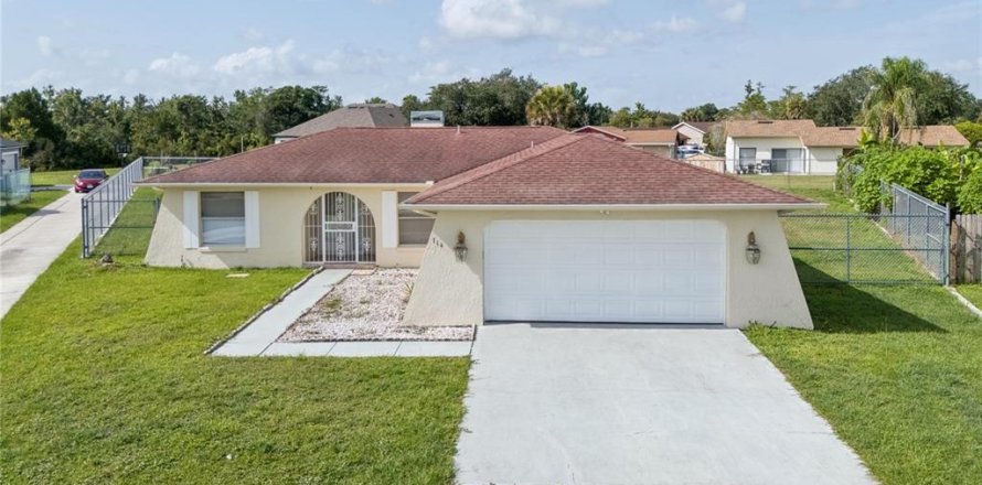 House in Kissimmee, Florida 3 bedrooms, 116.31 sq.m. № 2217097