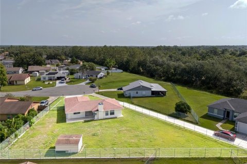 House in Kissimmee, Florida 3 bedrooms, 116.31 sq.m. № 2217097 - photo 28
