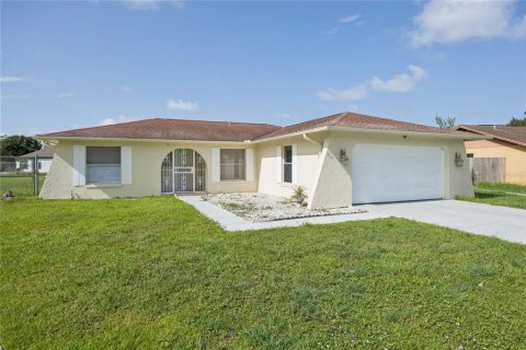 House in Kissimmee, Florida 3 bedrooms, 116.31 sq.m. № 2217097 - photo 2