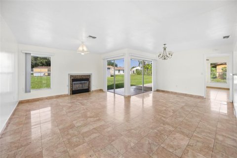 House in Kissimmee, Florida 3 bedrooms, 116.31 sq.m. № 2217097 - photo 4