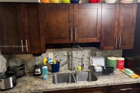 Купить кондоминиум в Майами, Флорида 2 спальни, 123.56м2, № 2010997 - фото 23