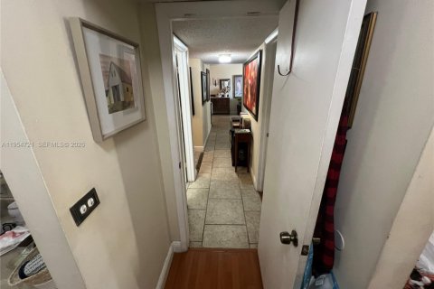 Купить кондоминиум в Майами, Флорида 2 спальни, 123.56м2, № 2010997 - фото 25