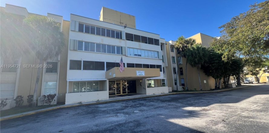 Кондоминиум с 2 спальнями в Майами, Флорида № 2010997