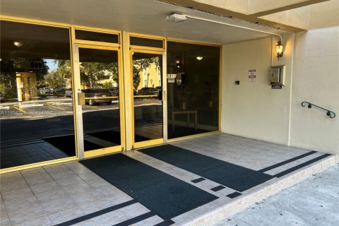 Купить кондоминиум в Майами, Флорида 2 спальни, 123.56м2, № 2010997 - фото 5