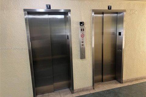 Купить кондоминиум в Майами, Флорида 2 спальни, 123.56м2, № 2010997 - фото 10