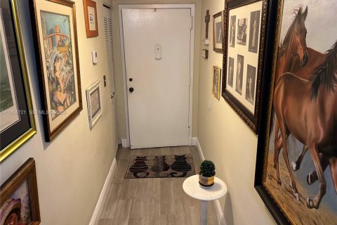 Купить кондоминиум в Майами, Флорида 2 спальни, 123.56м2, № 2010997 - фото 12