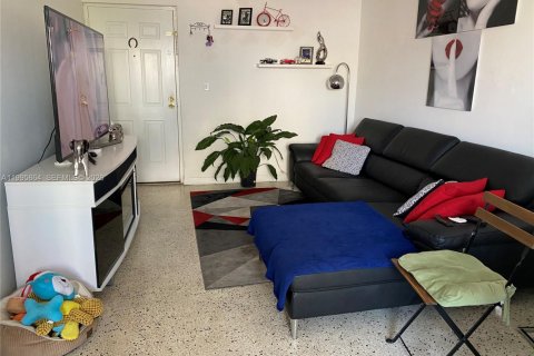 Copropriété à louer à Miami, Floride: 2 chambres, 57.6 m2 № 2256025 - photo 2