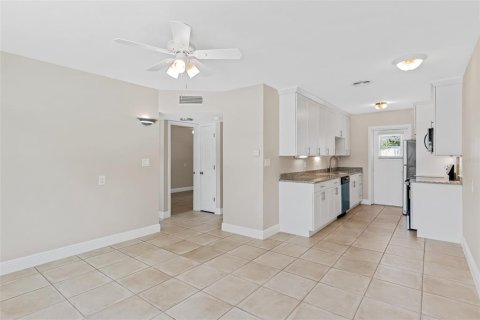 Apartamento en alquiler en Indian Rocks Beach, Florida, 2 dormitorios, 67.73 m2 № 1911894 - foto 3