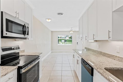 Apartamento en alquiler en Indian Rocks Beach, Florida, 2 dormitorios, 67.73 m2 № 1911894 - foto 8