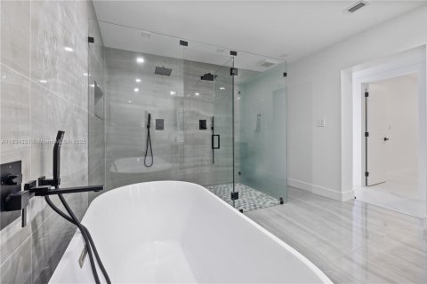 Купить виллу или дом в Майами, Флорида 4 спальни, 215.53м2, № 1814083 - фото 27