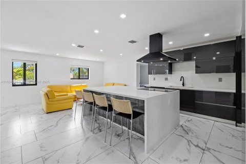Купить виллу или дом в Майами, Флорида 4 спальни, 215.53м2, № 1814083 - фото 15