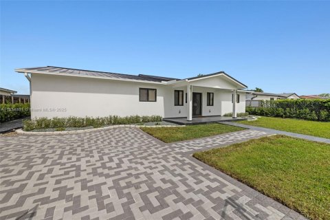 Купить виллу или дом в Майами, Флорида 4 спальни, 215.53м2, № 1814083 - фото 1