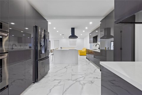 Купить виллу или дом в Майами, Флорида 4 спальни, 215.53м2, № 1814083 - фото 19