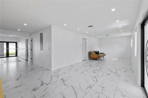 Купить виллу или дом в Майами, Флорида 4 спальни, 215.53м2, № 1814083 - фото 20