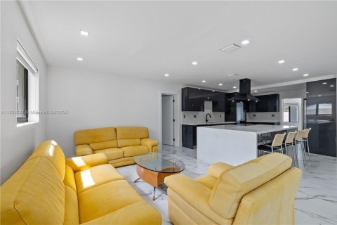 Купить виллу или дом в Майами, Флорида 4 спальни, 215.53м2, № 1814083 - фото 11