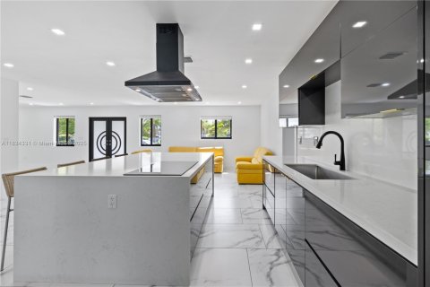 Купить виллу или дом в Майами, Флорида 4 спальни, 215.53м2, № 1814083 - фото 16
