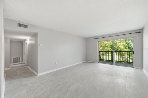 Condo in Winter Park, Florida, 2 bedrooms  № 2208313 - photo 10