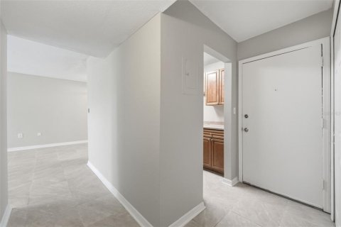 Condo in Winter Park, Florida, 2 bedrooms  № 2208313 - photo 4