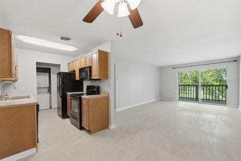 Condo in Winter Park, Florida, 2 bedrooms  № 2208313 - photo 9