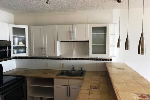 Condo in Aventura, Florida, 1 bedroom  № 1845654 - photo 5