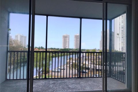 Condo in Aventura, Florida, 1 bedroom  № 1845654 - photo 7