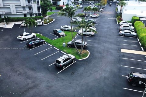 Condo in Aventura, Florida, 1 bedroom  № 1845654 - photo 21
