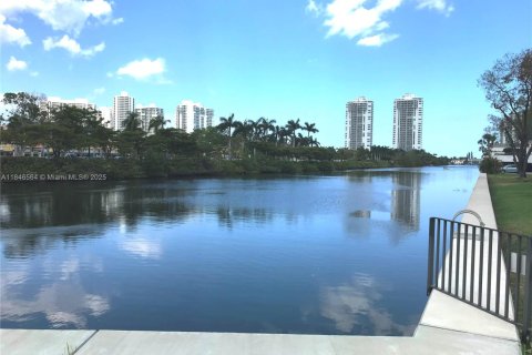 Condo in Aventura, Florida, 1 bedroom  № 1845654 - photo 25