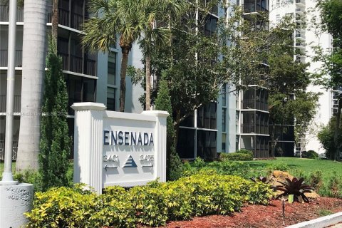 Condo in Aventura, Florida, 1 bedroom  № 1845654 - photo 24