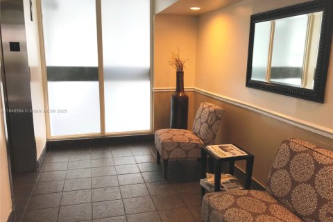 Condo in Aventura, Florida, 1 bedroom  № 1845654 - photo 29