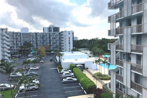Condo in Aventura, Florida, 1 bedroom  № 1845654 - photo 20