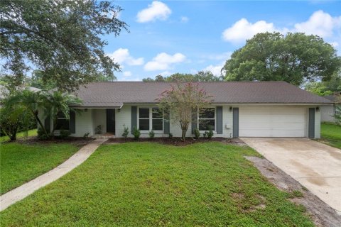 House in Altamonte Springs, Florida 4 bedrooms, 156.17 sq.m. № 1919676 - photo 1
