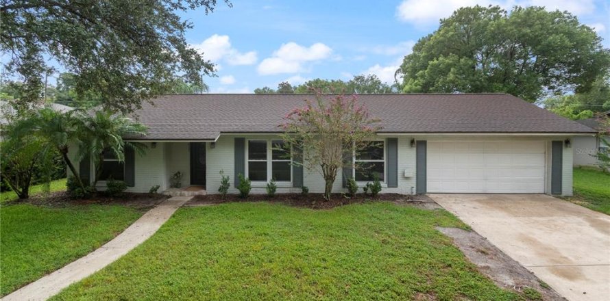 House in Altamonte Springs, Florida 4 bedrooms, 156.17 sq.m. № 1919676