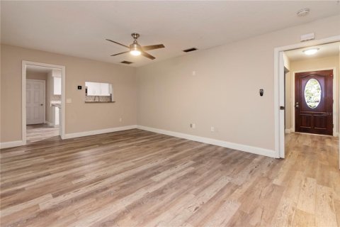 House in Altamonte Springs, Florida 4 bedrooms, 156.17 sq.m. № 1919676 - photo 6