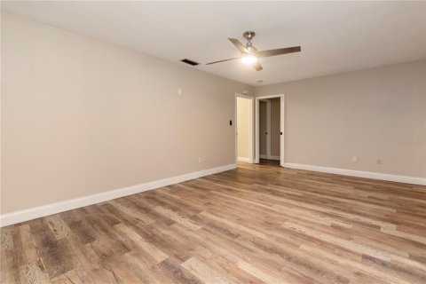 House in Altamonte Springs, Florida 4 bedrooms, 156.17 sq.m. № 1919676 - photo 7